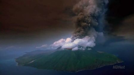 Οι επιστήμονες ανακάλυψαν τι συνέβη μετά την έκρηξη στη Σαντορίνη