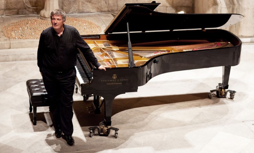 Στην Αθήνα για φιλανθρωπική εκδήλωση ο διάσημος πιανίστας Μπερεζόφσκι