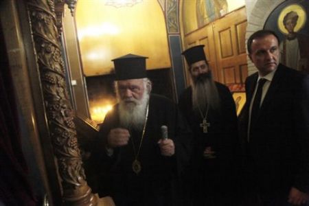 Μηνύματα Ιερώνυμου στην αναγόρευσή του ως επίτιμου διδάκτορα του ΑΠΘ