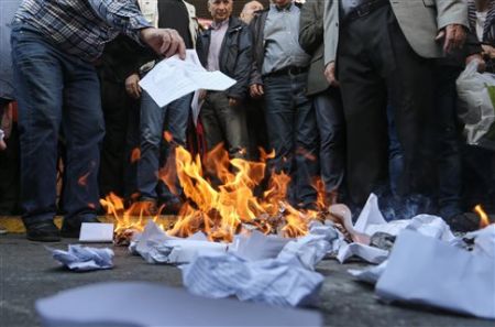 Τα Ταμεία «σπάνε» ομόλογα για να πληρώσουν συντάξεις