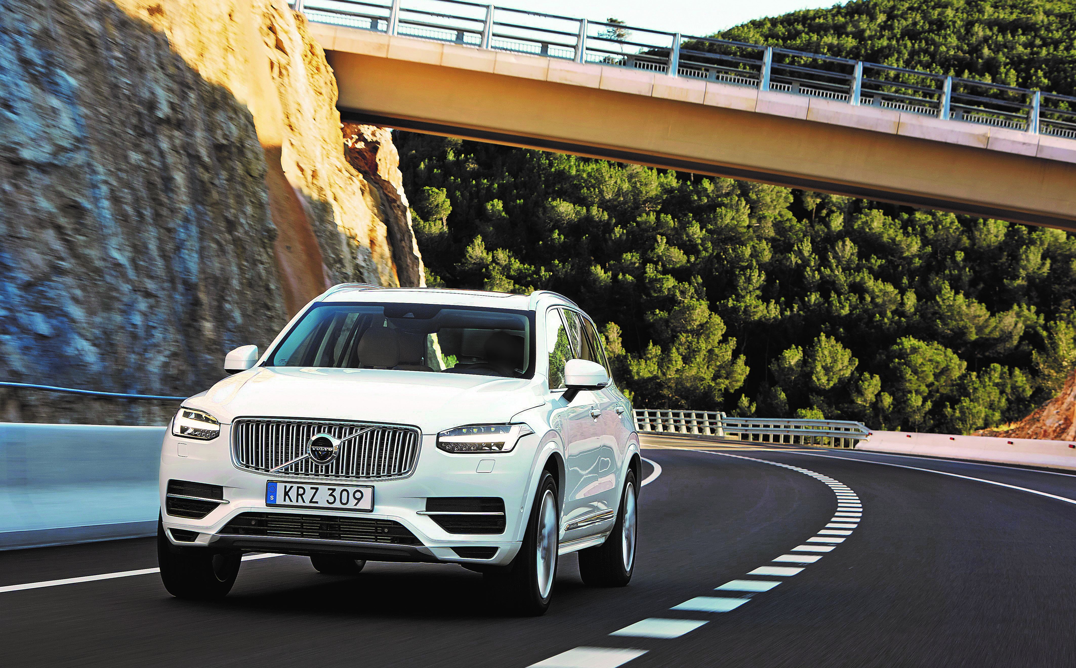 Volvo XC90 T8 Twin Engine: Καινοτομία σε τρεις διαστάσεις