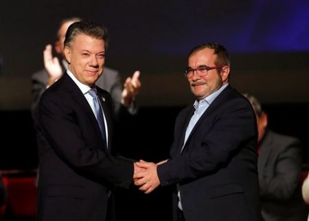 Κολομβία και FARC υπέγραψαν αναθεωρημένη συμφωνία ειρήνης