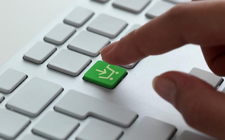 Κομισιόν: Τι αλλάζει στο ΦΠΑ για πωλήσεις μέσω Διαδικτύου στην ΕΕ