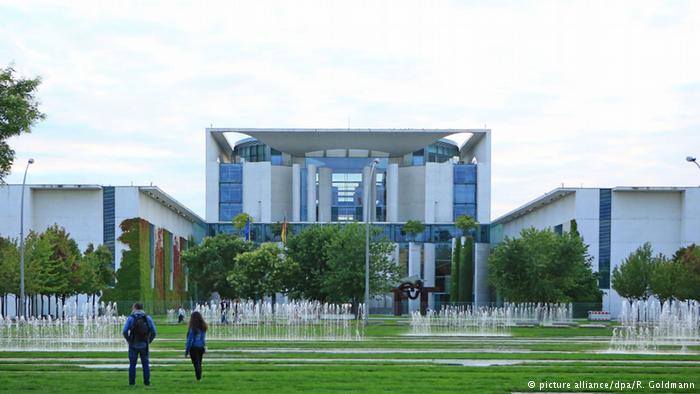 Βερολίνο: Για άλλα 10 χρόνια πλεόνασμα 3,5% η Ελλάδα