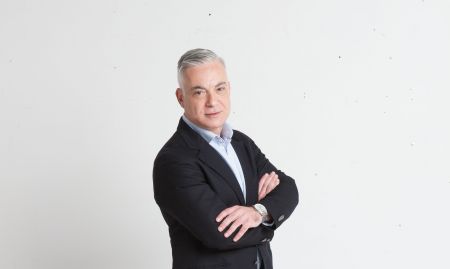 11 ερωτήσεις στον Νίκο Βατόπουλο