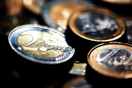 IOBE: Εκτιμήσεις για άλμα 35,5% στις επενδυτικές δαπάνες το 2017