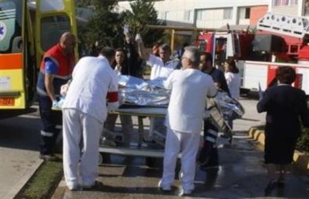 Μια γυναίκα νεκρή από πυρκαγιά σε διαμέρισμα πολυκατοικίας στον Πειραιά