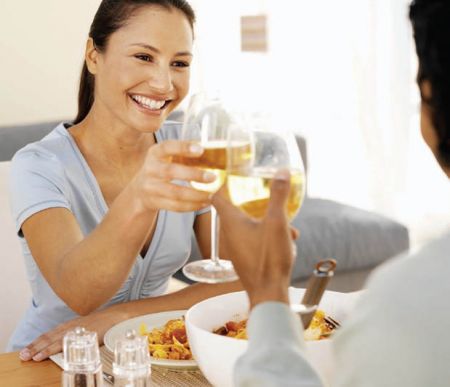 Κακό στη στοματική υγεία κάνει το πολύ ποτό