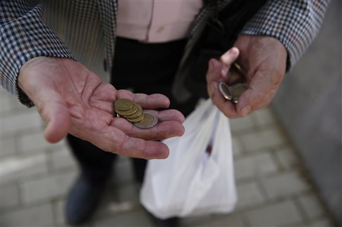 Το χαμηλό κοινωνικό-οικονομικό επίπεδο μειώνει το προσδόκιμο ζωής