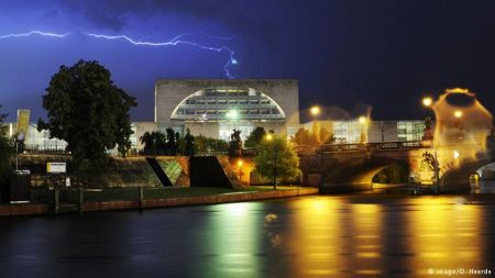 Σόιμπλε: Αν η Ελλάδα δεν εφαρμόσει τα συμφωνηθέντα, το πράγμα δεν θα δουλέψει