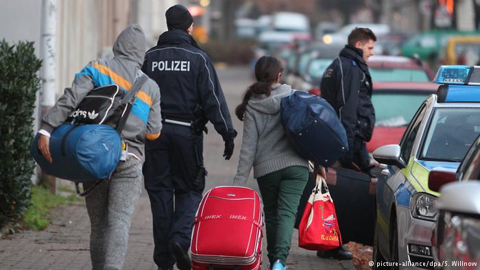Σχέδιο Μέρκελ για επιτάχυνση των απελάσεων