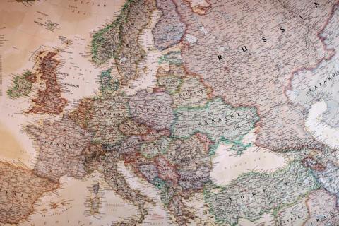 Η Ρωσία επιτίθεται στη Δύση