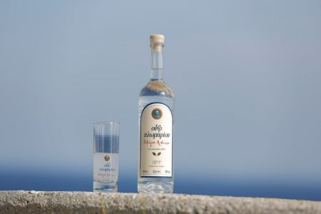 Το Ούζο Πλωμαρίου στηρίζει την προβολή της γαστρονομικής μας παράδοσης