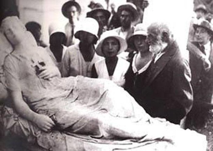 The Sleeping Female Figure (Koimomeni) is leaving First Cemetery