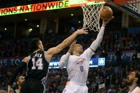 Γράφει ιστορία ο Ουέστμπρουκ, έπιασε Τσάμπερλεϊν και κυνηγάει Ρόμπερτσον