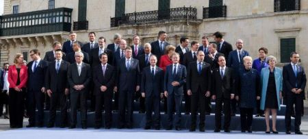 Η ΕΕ καταργεί την «οικογενειακή»  φωτογραφία