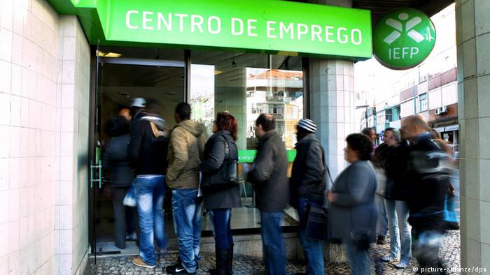 Μαύρα σύννεφα πάνω από την πορτογαλική οικονομία