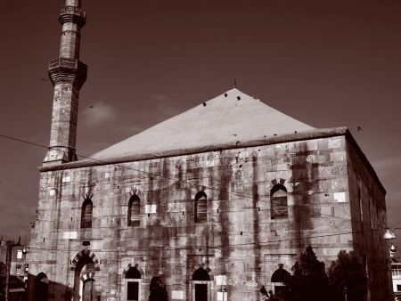 Αρχαιολόγοι: Άμεση αποκατάσταση της ζημιάς στο τέμενος Βαγιαζήτ