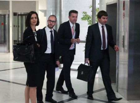 A “foggy” future for the technical staff return despite the progress