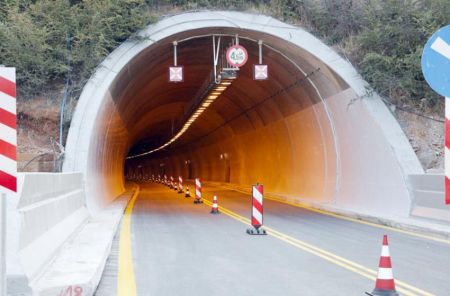 Στην κυκλοφορία παραδίδεται η σήραγγα της Κλόκοβας στο Αντίρριο