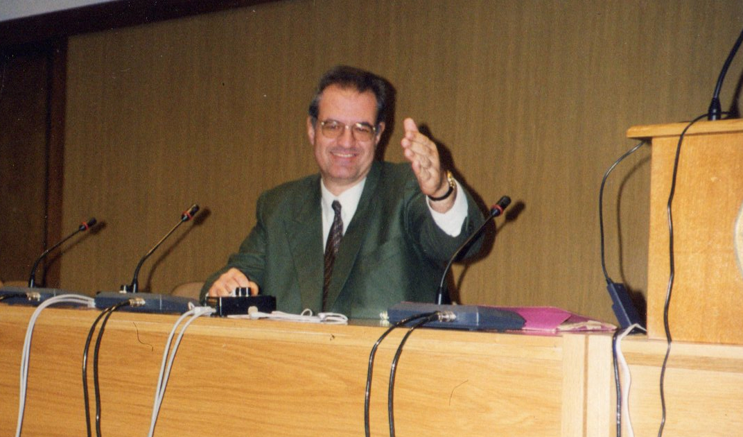 Πέθανε ο καθηγητής Ζαχαρίας Σιαφλέκης