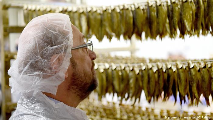 DW: Ο Σουλτς, τα ψαροχώρια και το δράμα των προγνωστικών