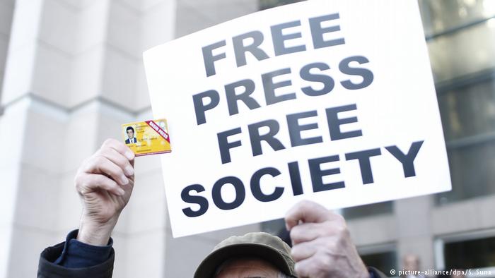DW: «Κλίμα φόβου» για τους δημοσιογράφους στην Τουρκία