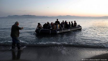 DW: Ενας μήνας διορία για μετεγκατάσταση προσφύγων