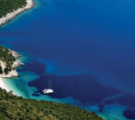 Με το βλέμμα γεμάτο Ιθάκη