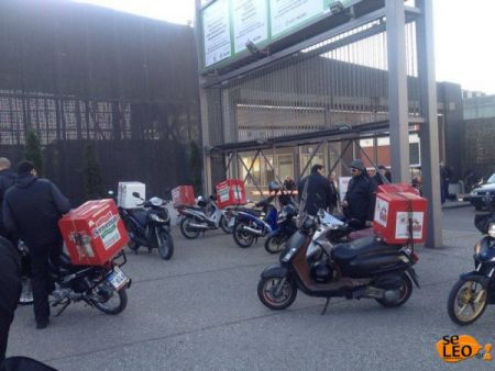 Απεργία και συγκέντρωση διανομέων και κούριερ στο Πεδίον του Άρεως