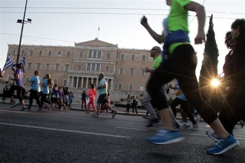 Κυκλοφοριακές ρυθμίσεις την Κυριακή στην Αθήνα λόγω νυχτερινού αγώνα δρόμου