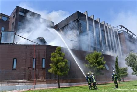 Υπό έλεγχο η φωτιά στην συμβολή Πειραιώς και Ιεράς Οδού