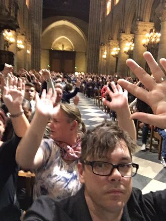 Συναγερμός στην Παναγία των Παρισίων (video)