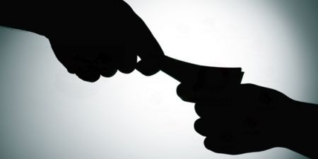 EY: Τρίτη στον κόσμο η Ελλάδα σε ζητήματα διαφθοράς