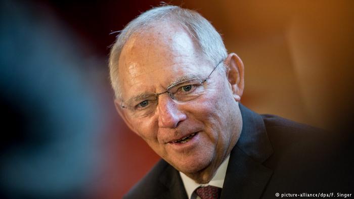 Β.Σόιμπλε: Στόχος να ορθοποδήσει η Ελλάδα το 2018