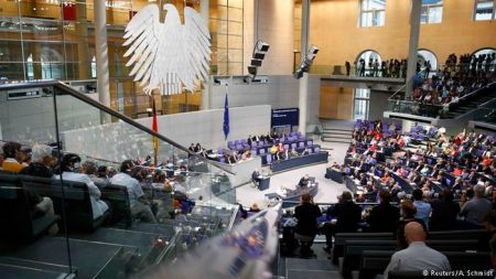 DW: Στην Ολομέλεια της Bundestag η απόφαση του Eurogroup;