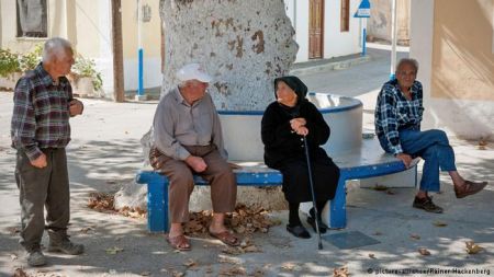 ΕΕ: Χάσμα στις συντάξεις ανδρών-γυναικών