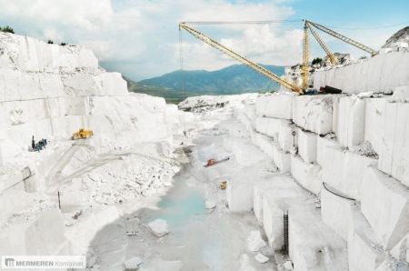 Δημιουργείται κολοσσός στον χώρο του λευκού μαρμάρου