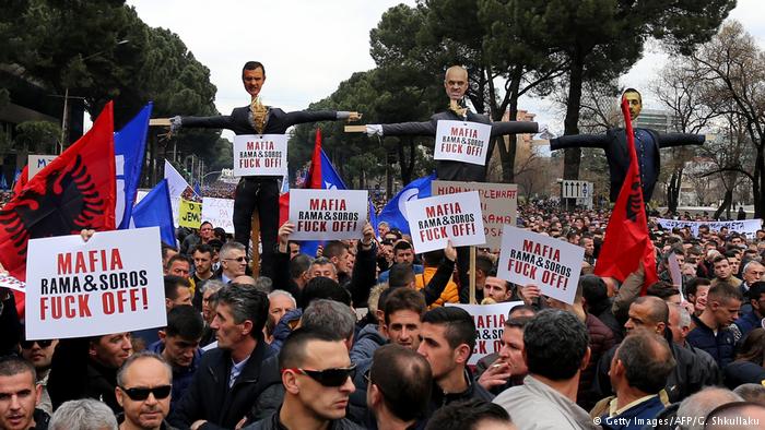 Κρίση, διαφθορά και εκλογές στην Αλβανία