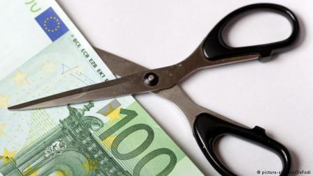 DW-Βερολίνο: Η βιωσιμότητα θα εξεταστεί στους επόμενους μήνες