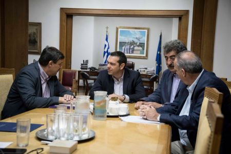 Τσίπρας: Προτεραιότητα μας να σταθεί στα πόδια του ο χώρος της Υγείας