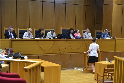Ευρωβουλευτές της Αριστεράς παρακολούθησαν τη δίκη της Χρυσής Αυγής