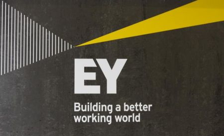 ΕΥ: Ελκυστικότερος εργοδότης στον τομέα παροχής συμβουλευτικών υπηρεσιών