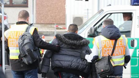 DW: «Ναι» της Αθήνας στην επιστροφή προσφύγων από Γερμανία