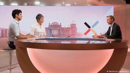 DW: Κριτική Λίντνερ στην προσφυγική πολιτική της Μέρκελ