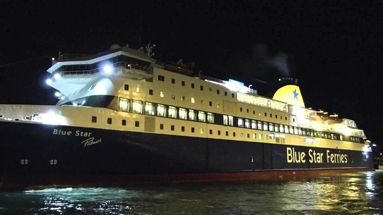 Νεκρός ανασύρθηκε ο επιβάτης του Blue Star Naxos που έπεσε στη θάλασσα