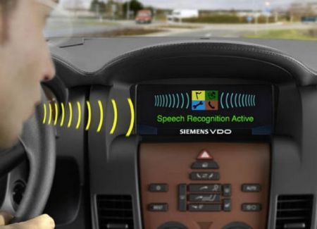 Κρύβουν κινδύνους τα συστήματα φωνητικών εντολών στα αυτοκίνητα;
