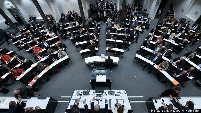 DW: Περίπλοκη η «εξίσωση» στην Κάτω Σαξονία