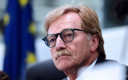 Ιβ Μερς: Η ΕΚΤ συνεχίζει να ανησυχεί για τα κόκκινα δάνεια των τραπεζών