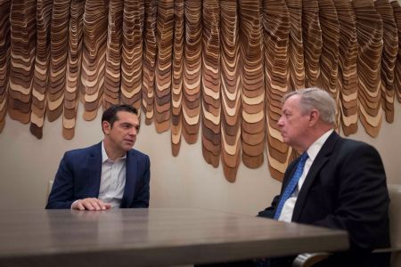 Τσίπρας: Σημαντική η στήριξη των ΗΠΑ – Συνάντηση με τον γερουσιαστή Ντέρμπιν